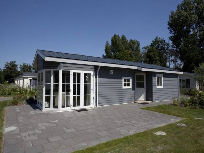 Ferienhaus für 4 Personen, mit Terrasse und Garten sowie Pool in Velsen
