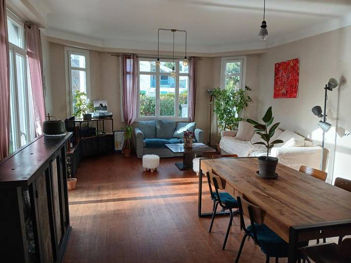 Location de vacances pour 8 personnes, avec piscine et jardin, adapté aux familles à Jurançon - 2