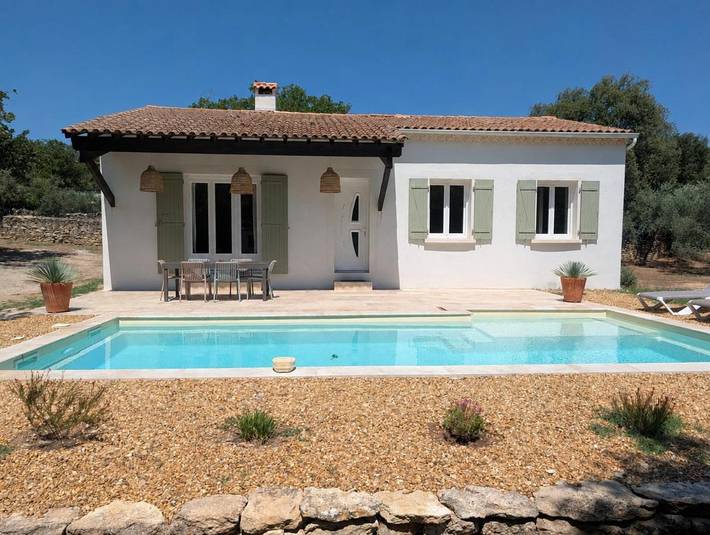 Location de vacances pour 6 personnes, avec Terrasse ainsi que Piscine et Vue à Cabrières-d'Avignon