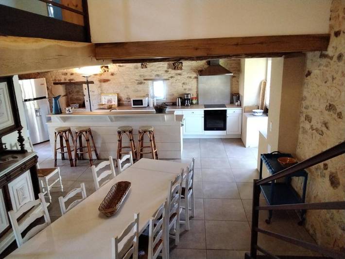 Location de vacances pour 16 personnes, avec piscine ainsi que vue et jardin, animaux acceptés à Sauveterre-la-Lémance - 4