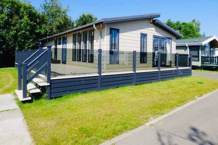 Chalet for 4 people, with sauna and pool as well as terrace in Skegness