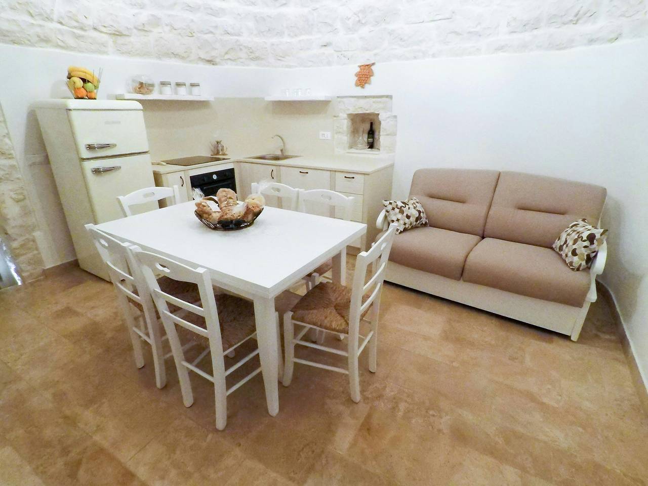 Trulli rehabilitados con piscina en el Valle de Itria in Castellana Grotte, Region de Bari
