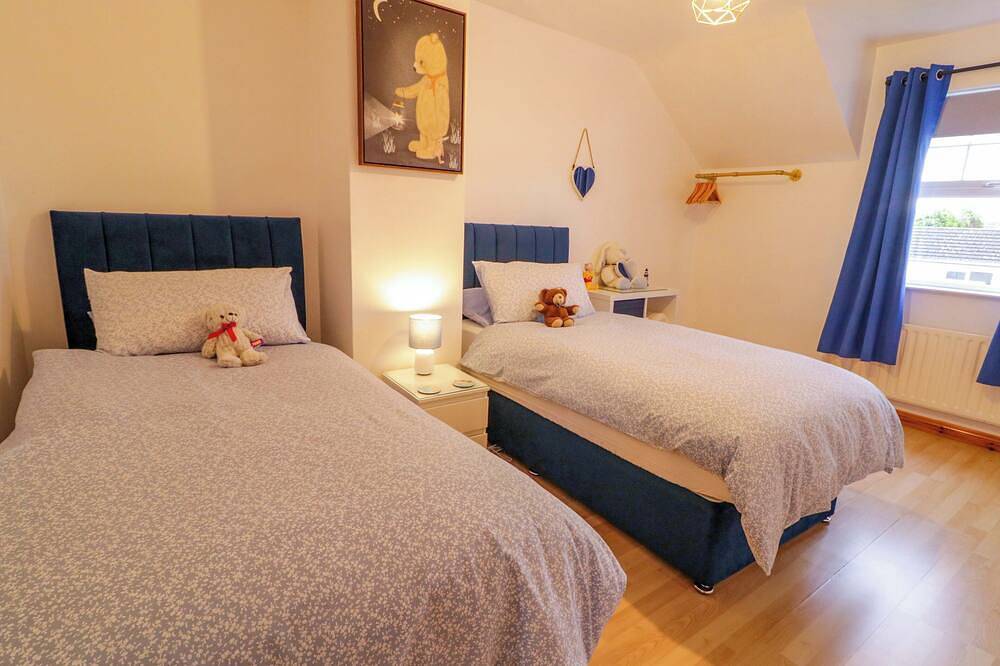Primrose Seaside Escape, family friendly, with open fire in Portrush in Portrush, Grafschaft Londonderry