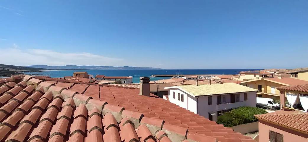 Gîte pour 6 personnes, avec balcon à Isola Rossa - 2