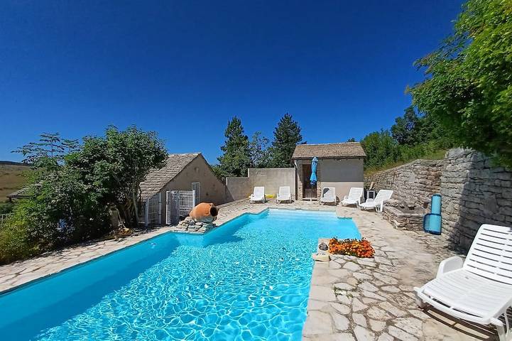 Location de vacances pour 8 personnes, avec Jardin à Hures-la-Parade