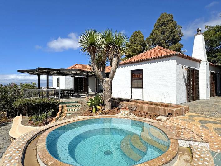 Bungalow für 4 Personen, mit Garten und Terrasse sowie Pool und Ausblick auf La Palma