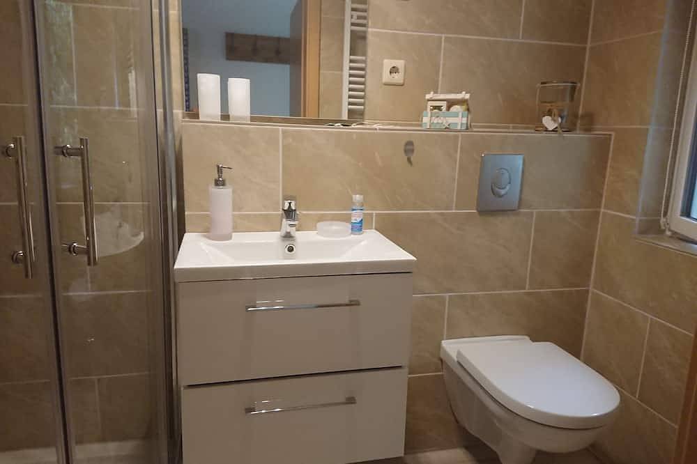 Ferienhaus für Naturliebhaber/ Neu!!separater Schwimmsteg mit Badestelle (150 m) in Milmersdorf, Barnimerland Region