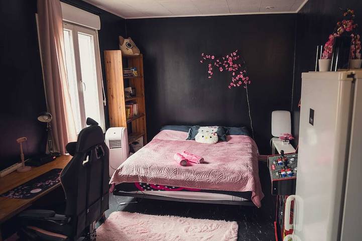 Ganze Wohnung, 2-room apartment with air field hockey arcade machine and computer in Vitry-sur-Seine, Val-de-Marne