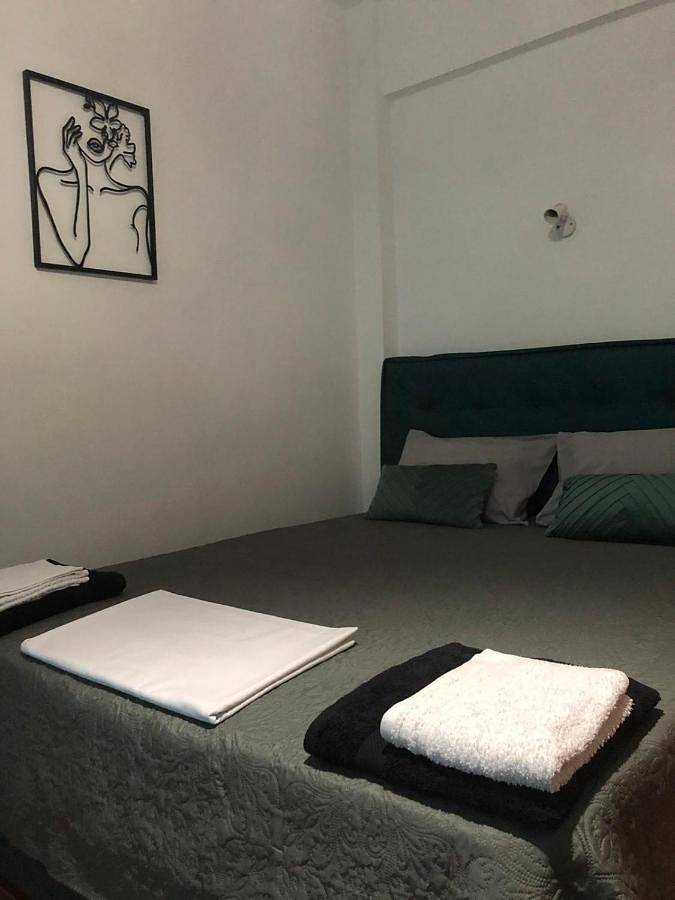 Apartamento de vacaciones para 4 personas, con vistas además de terraza y jardín - 1