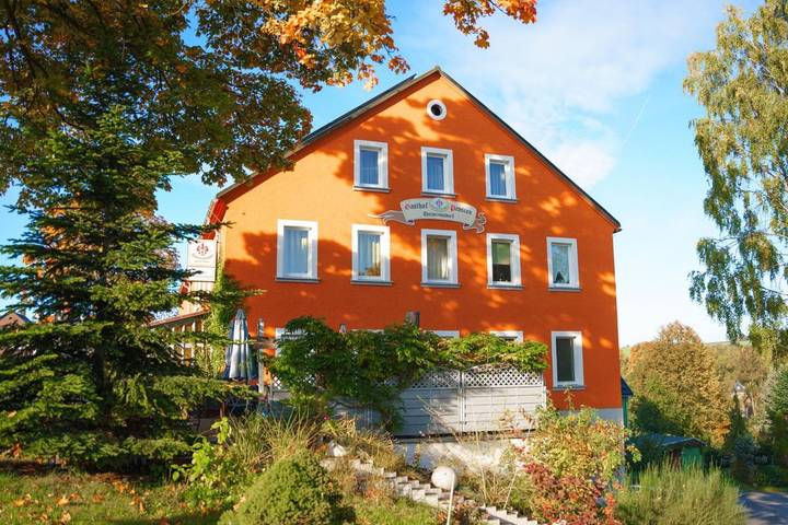 Ferienhaus, mit Terrasse und Garten