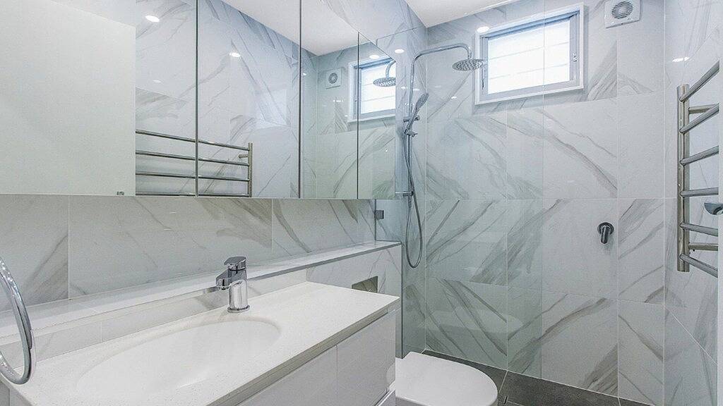 Hillside Hideaway by Holidayco. in Pearl Beach, New South Wales