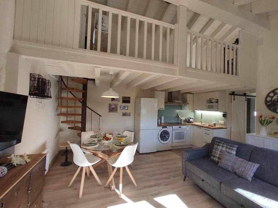 Appartement entier, Two-Bedroom Apartment in Enveitg, Parc naturel régional des Pyrénées catalanes