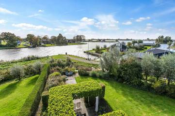 Gîte pour 5 personnes, avec vue et piscine ainsi que vue sur le lac et jardin dans Grou