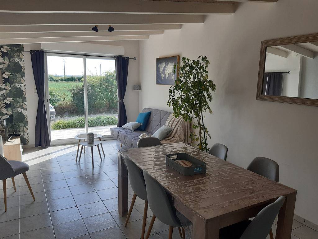 Maison Les Saulniers Mer in Marennes, Côte de Beauté