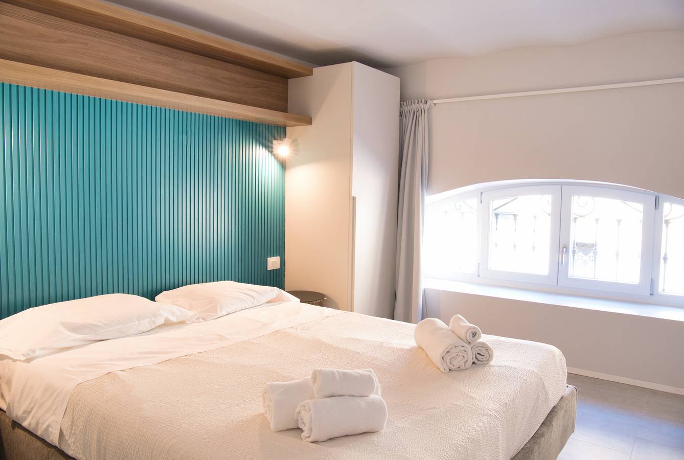 Ganze Wohnung, Bezzecca 9 – Design Loft Steps from the Lake in Lecco, Westliche Bergamo-Alpen
