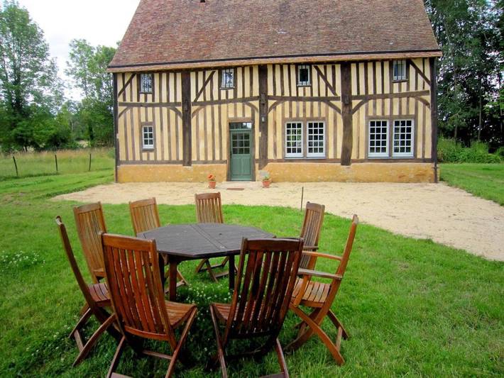Gîte pour 10 personnes, avec terrasse et jardin à Saint-Aignan (Sarthe)