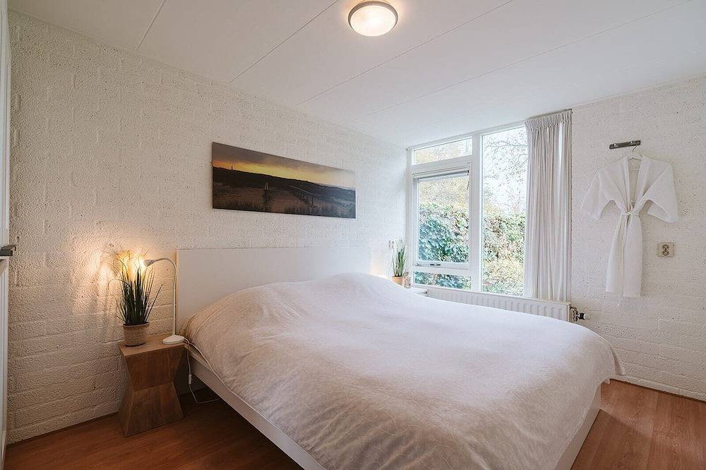 Dieses gemütliche Ferienhaus bietet Komfort und eine einladende Atmosphäre. In der Nähe der Dünen und des Strandes gelegen, ist es der ideale Ort für einen entspannten oder aktiven Urlaub an der Nordseeküste. in Ouddorp, Goeree-Overflakkee