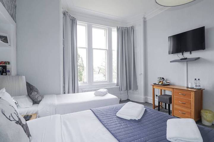 Glenspey, pet friendly, character holiday cottage in Kingussie in Kingussie, Cairngorms National Park