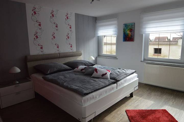 3 Sz, 2 Badezimmer, großzügiges Wz, Wlan, ruhige Lage, modern,stilvoll, in Henschleben, Thüringer Kernland