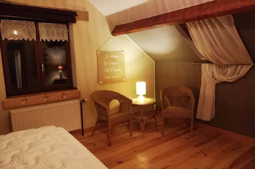 Maison de campagne dans un petit hameau tranquille .A deux pas de la Lesse . in Houyet, Région de Namur