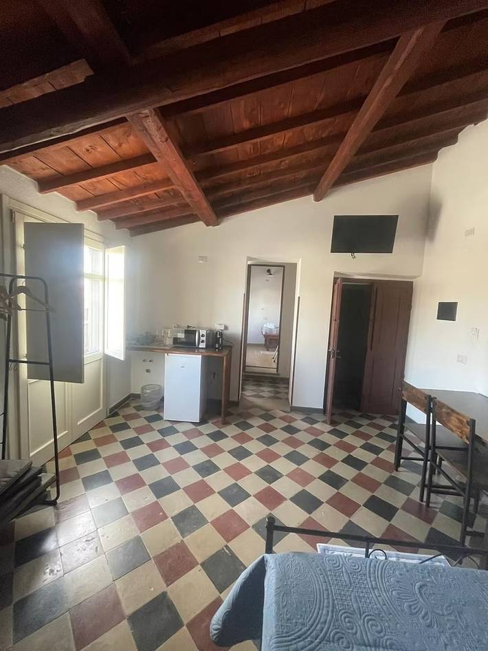 Loft per 4 persone, con idromassaggio e giardino, con animali domestici in Sud della Sardegna