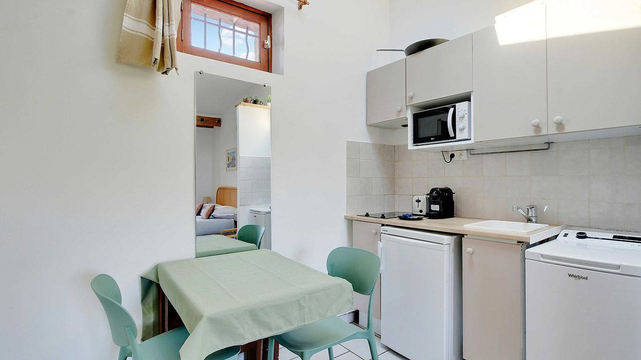 Entire studio, Studio für 2 Personen (20 m²) in Paris in 10th Arrondissement, Paris