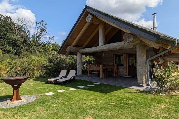 Blockhütte für 3 Personen, mit Terrasse und Garten - 1