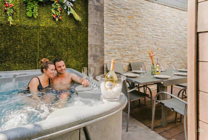 Location de vacances pour 7 personnes, avec jacuzzi ainsi que sauna et terrasse, animaux acceptés à Furdenheim