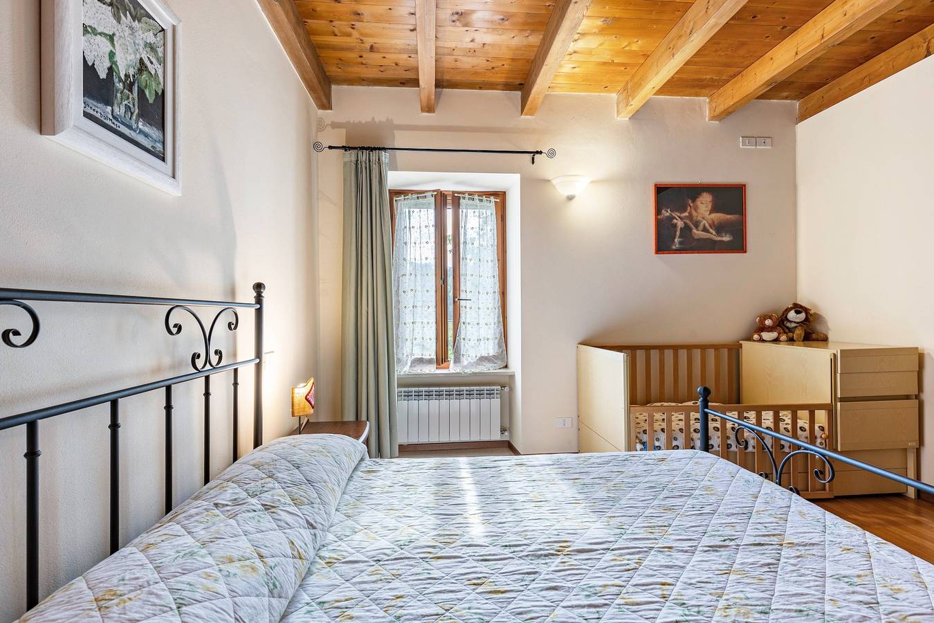 Ganze Wohnung, Ferienwohnung 'Appartamento Trilocale' mit gemeinsamer Terrasse, gemeinsamem Garten und Wlan in Bardolino, Gardasee-Berge