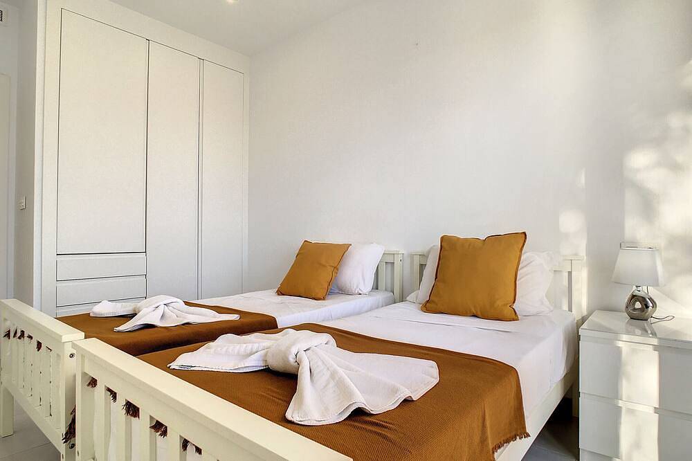 Villa con piscina privada, azotea y wifi in Golf Resorts Murcia, Murcia 
