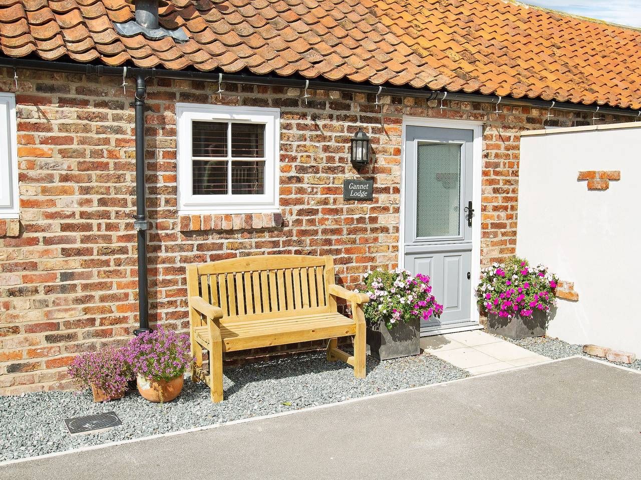 Holiday Rental for 2 People in Bempton, East Riding of Yorkshire