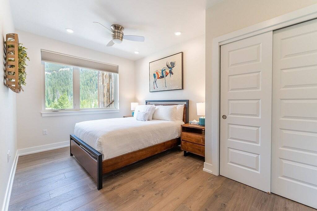 Ganze Wohnung, Overlooks Snake River w/ Great Mountain View, Close to Everything in Keystone in Arapahoe Basin