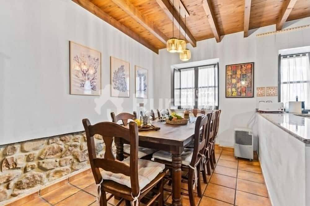 La Churla - country house in Mazcuerras (Cantabria) | 8–10 guests in Mazcuerras, Cantabrian Coast