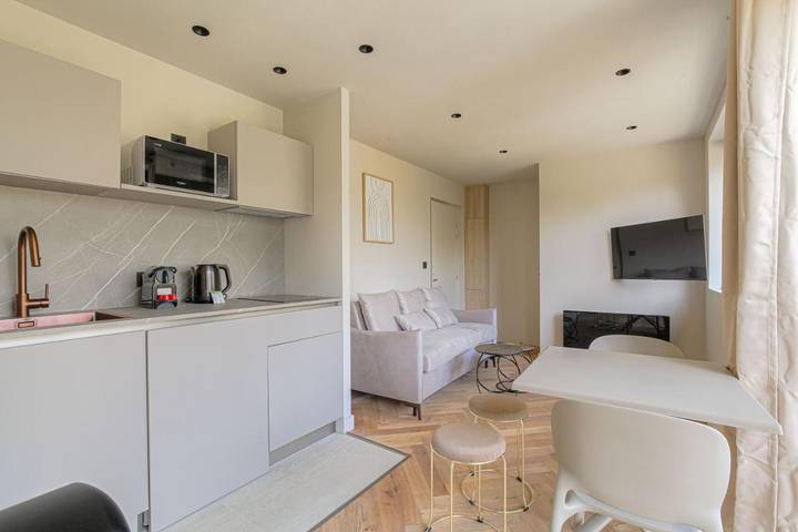 Gîte pour 2 personnes, avec Piscine et Vue à La Tour-de-Salvagny