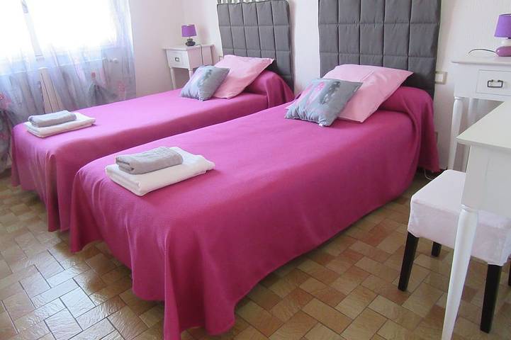 Location de vacances pour 6 personnes, avec terrasse et jardin à Puimisson - 4