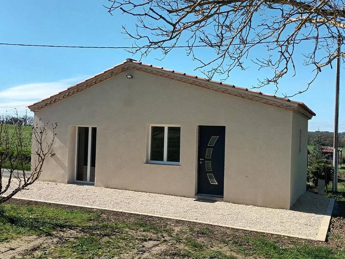 Gîte pour 4 personnes, avec terrasse à Mouchan