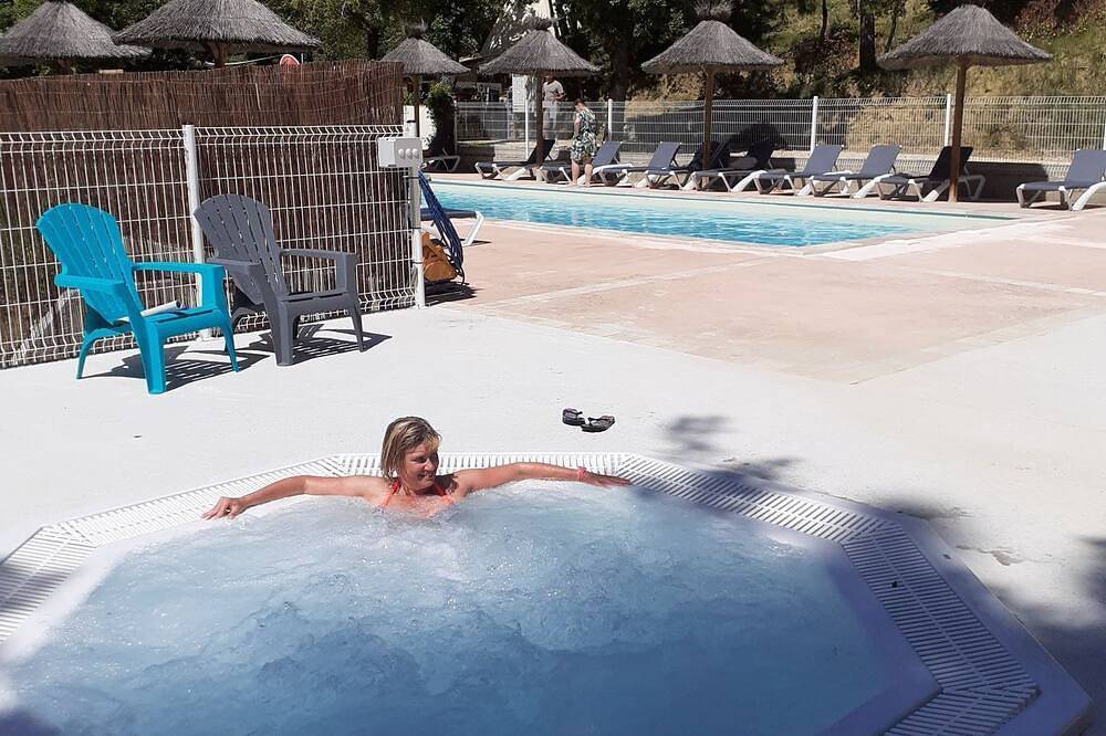 Mobil home 2 bedrooms camping le colorado in Rustrel, Parc naturel régional du Luberon