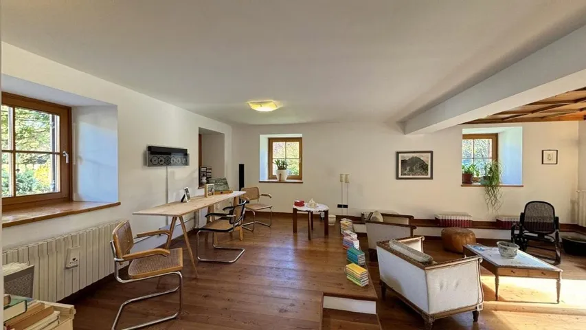 Chalet para 10 personas, con jardín además de balcón y jacuzzi, Se admiten mascotas - 1
