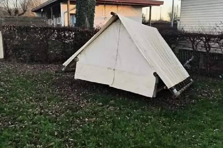 Mobil home pour 2 personnes dans Perrex