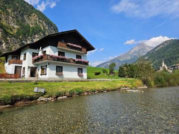 Ferienhaus für 4 Personen, mit Ausblick und Terrasse sowie Garten in Heiligenblut
