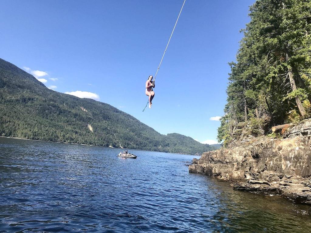 Nauti Cabin - Anglemont, Bc. North Shuswap in Shuswap Lake, Columbia-Shuswap Regional District