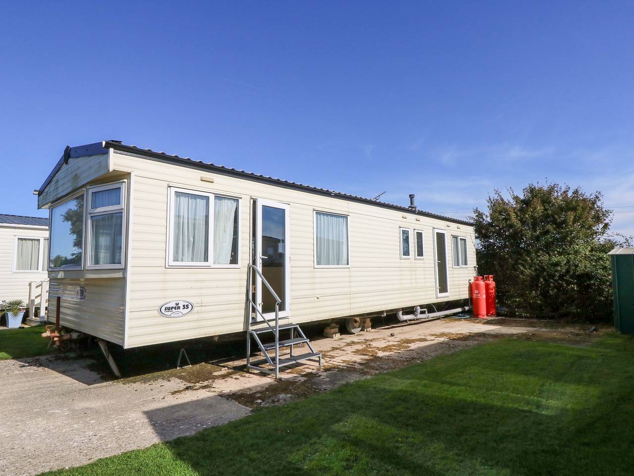 Caravan for 6 People in West Wittering, West Sussex