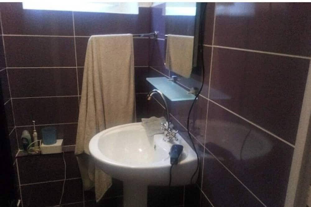 Entire apartment, Logement au Cœur des Cevennes in Bessèges, Cévennes