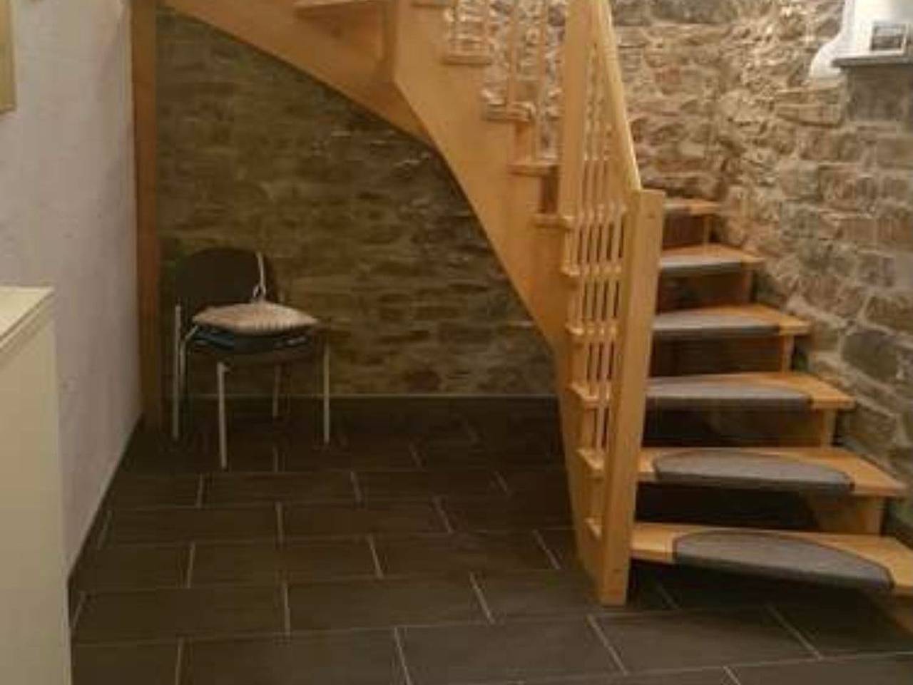 Ganze Ferienwohnung, Apartments im Château d'Esprit - Appartement Orchidee - Wohn-/Schlafraum in Höhr-Grenzhausen, Westerwald