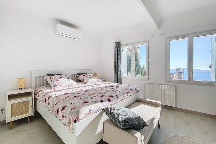 Nugget! Modern village house, Jacuzzi-garden with exceptional view in Cabris, Mittelmeerküste (Frankreich)