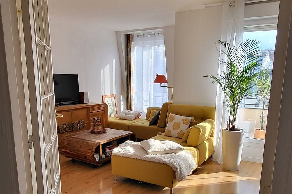 Entire apartment, Près de L'ile St Germain, grand 3 Pièces ensoleillé Avec terrasse in Issy-les-Moulineaux, Hauts-de-Seine