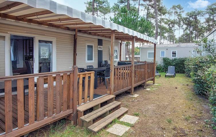 Camping pour 6 personnes, avec terrasse et jardin