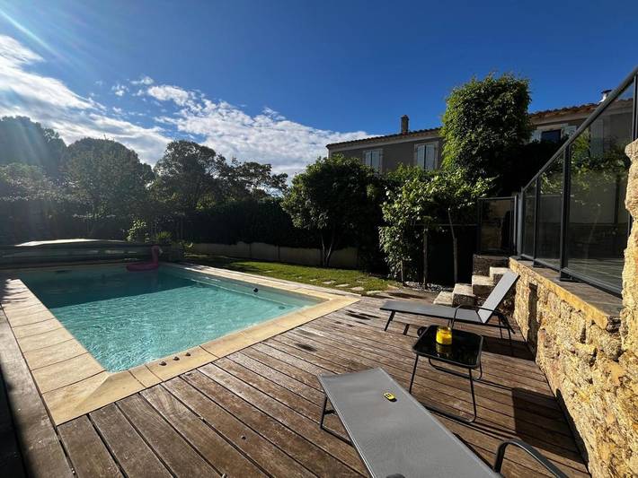 Location de vacances pour 8 personnes, avec jardin ainsi que piscine et vue à Aigues-Vives - 3