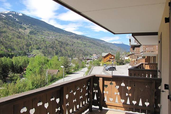 Entire apartment, Cozy apartment with south balcony in Bozel in Bozel, Massif de la Vanoise