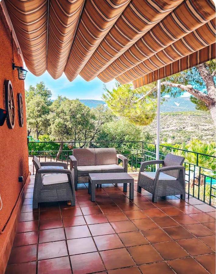 Casa de vacaciones para 10 personas, con piscina además de vistas y jardín - 1